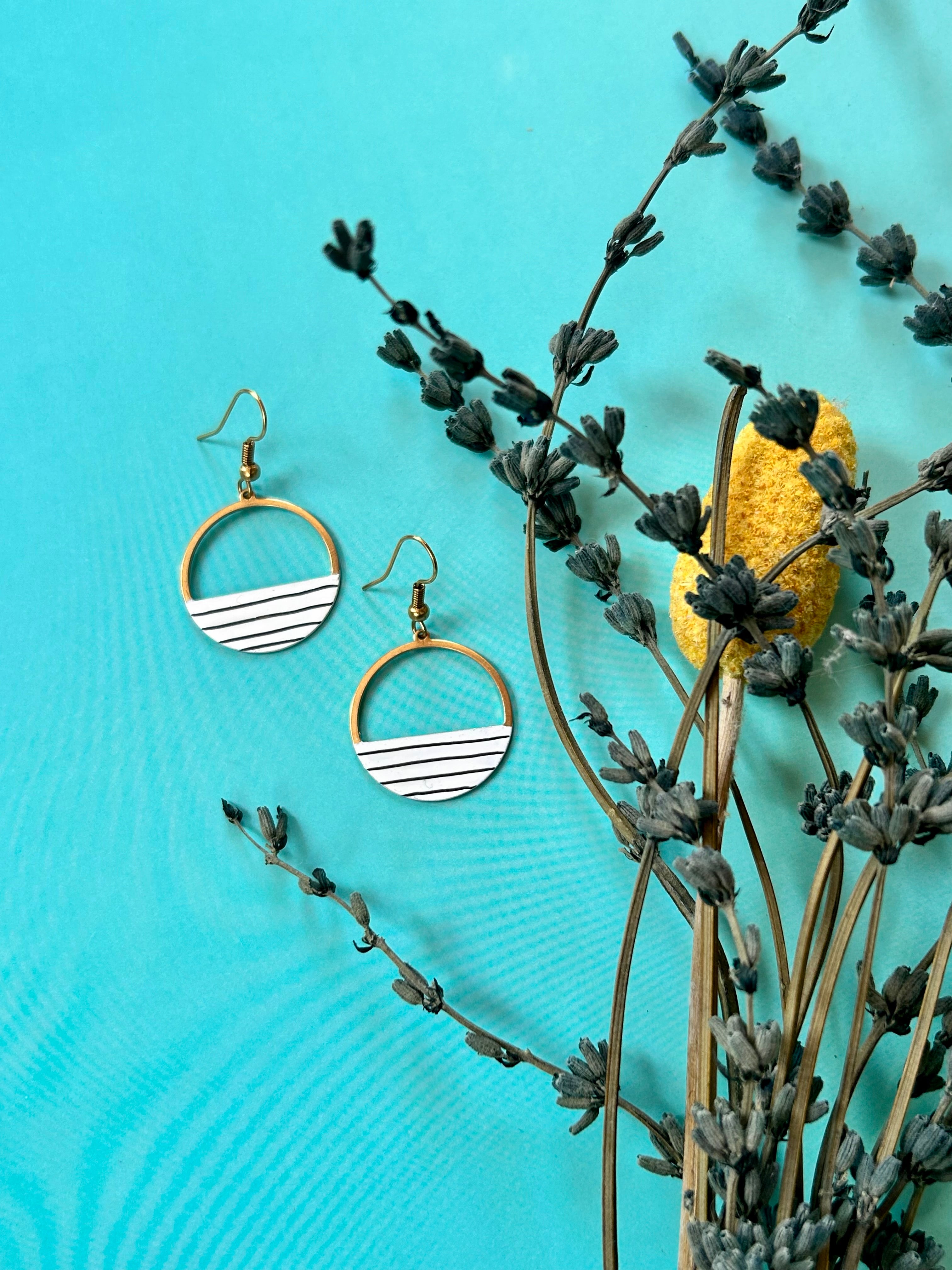 Crescent Hoop Earrings-Pinstripe